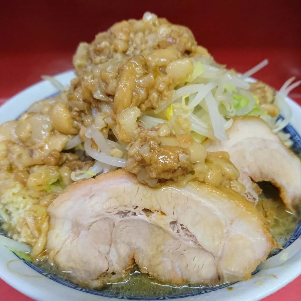 ラーメン二郎 桜台駅前店小ラーメン  800円コール:全部(ヤサイ、ニンニク、アブラ、カラメ)味付け脂、豚、デロ麺、乳化スープに大満足いつも通り完食西武池袋線西台駅から徒歩40秒